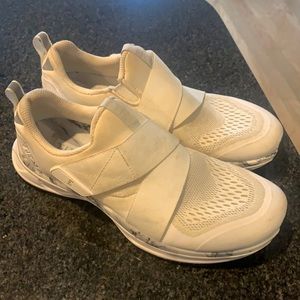 TIEMS Spinning Shoes Size 8